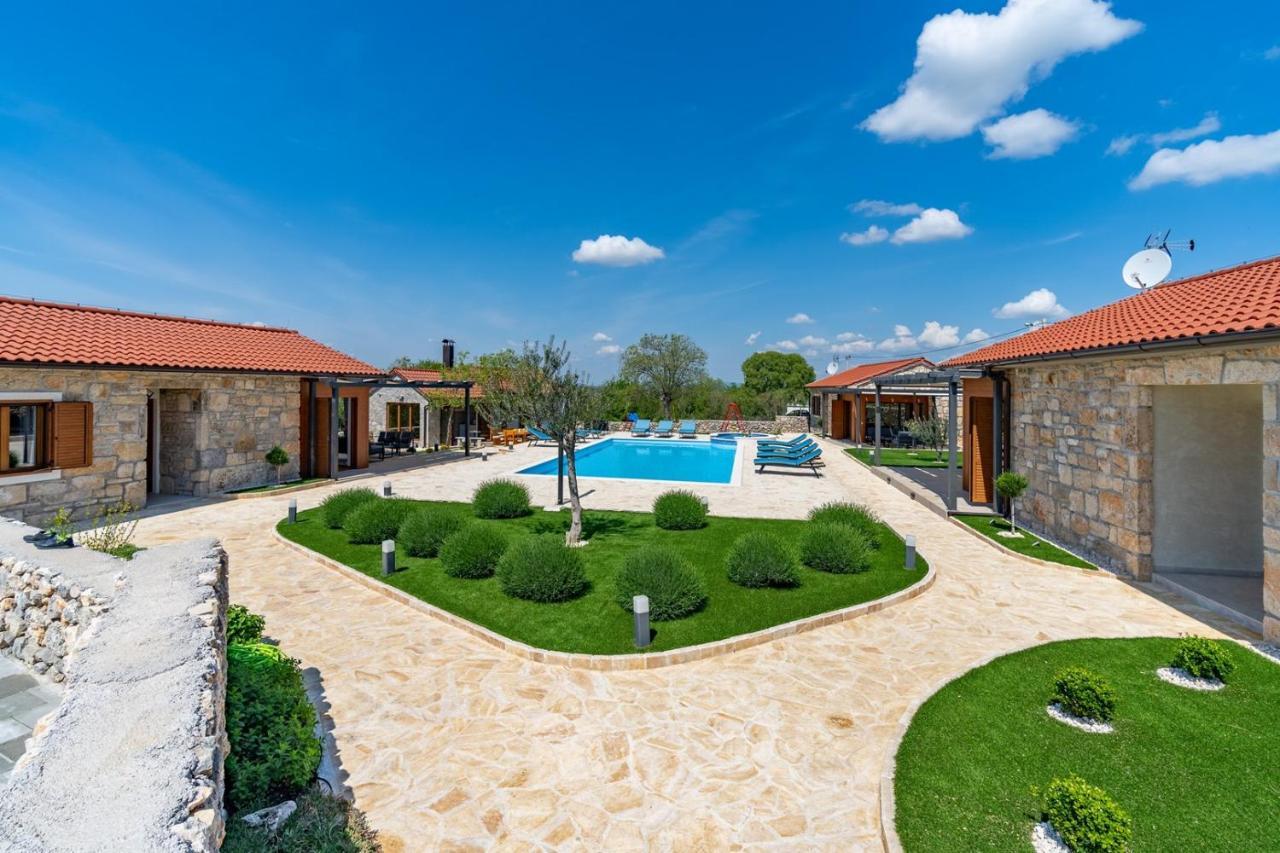 New! Promina Luxury Villa With 72Sqm Heated Pool, Jacuzzi, Infrared Sauna, Tennis Court, Media Room Bogatić Exterior foto