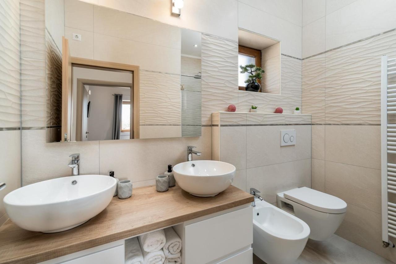 New! Promina Luxury Villa With 72Sqm Heated Pool, Jacuzzi, Infrared Sauna, Tennis Court, Media Room Bogatić Exterior foto