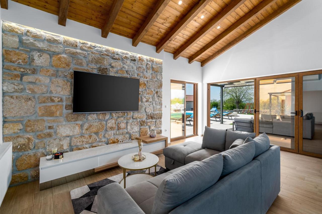 New! Promina Luxury Villa With 72Sqm Heated Pool, Jacuzzi, Infrared Sauna, Tennis Court, Media Room Bogatić Exterior foto