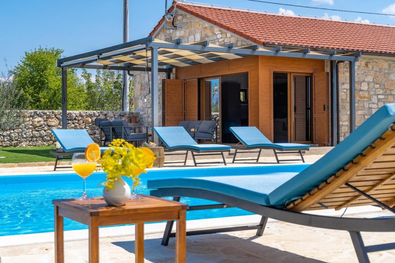 New! Promina Luxury Villa With 72Sqm Heated Pool, Jacuzzi, Infrared Sauna, Tennis Court, Media Room Bogatić Exterior foto