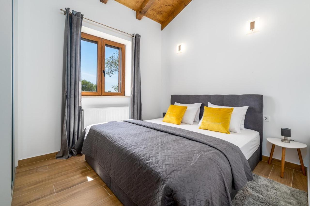 New! Promina Luxury Villa With 72Sqm Heated Pool, Jacuzzi, Infrared Sauna, Tennis Court, Media Room Bogatić Exterior foto